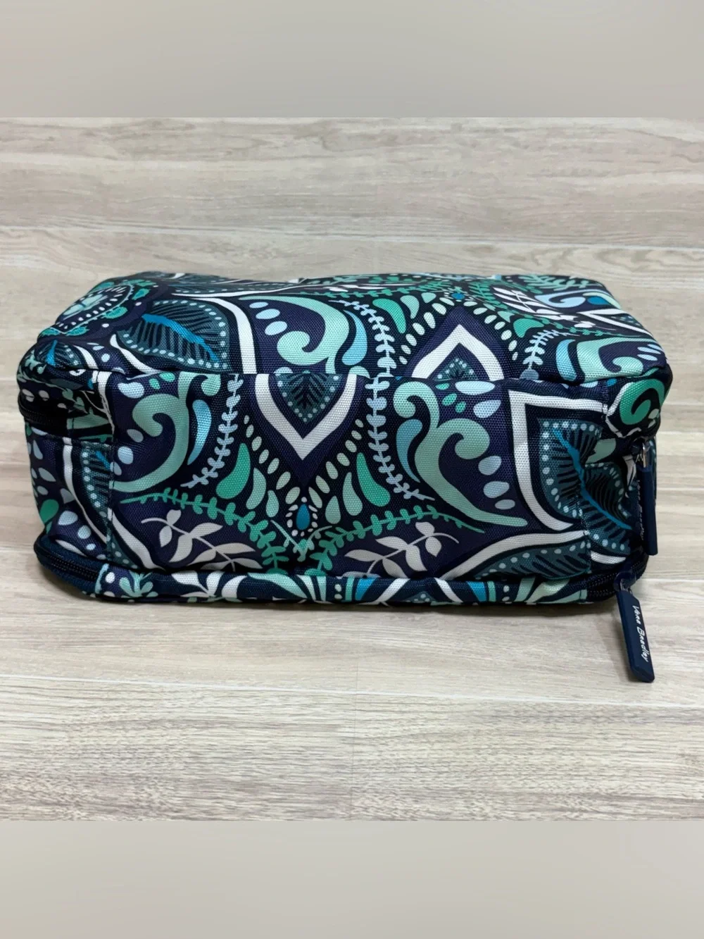 Vera Bradley Double Zip Toiletry Bag Travel Cosmetic Island Medallion